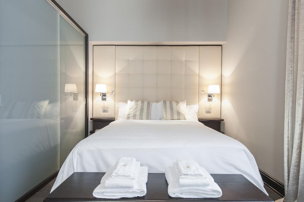 Milan Royal Suites - Centro Cadorna Pokoj fotografie